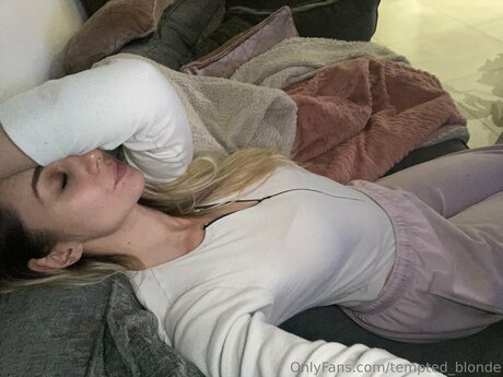 Tempted Blonde art star picture