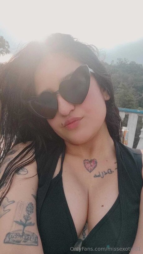 Missexoticd1 model nude photos