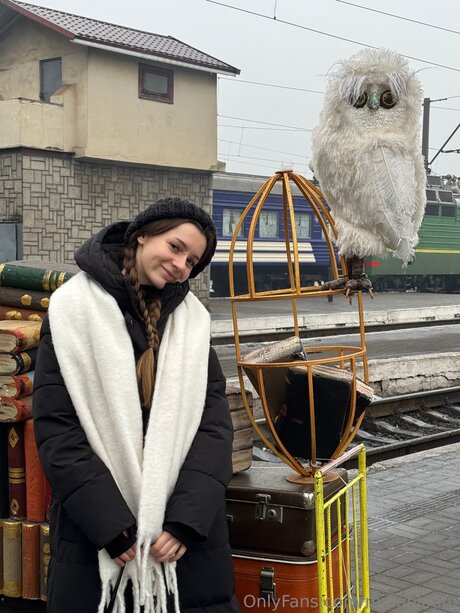 Miaabloom nude model pictures