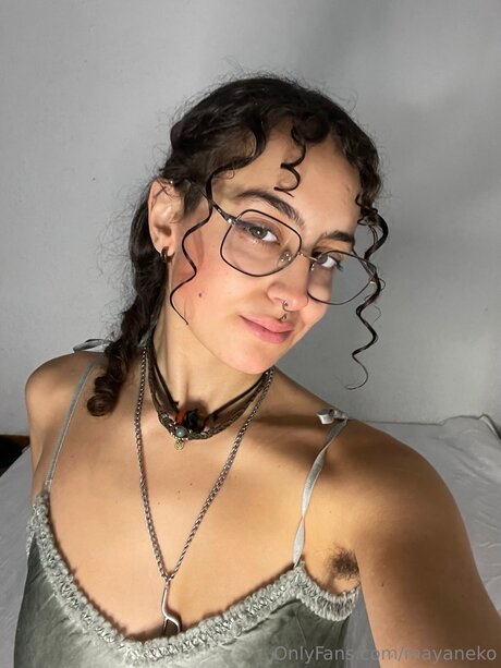 Maya Morocha nude model photos