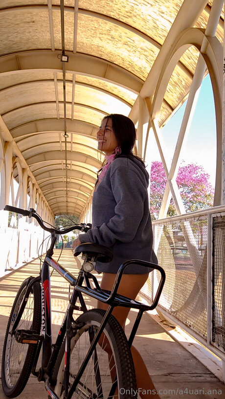 A4uari Ana sex actress picture