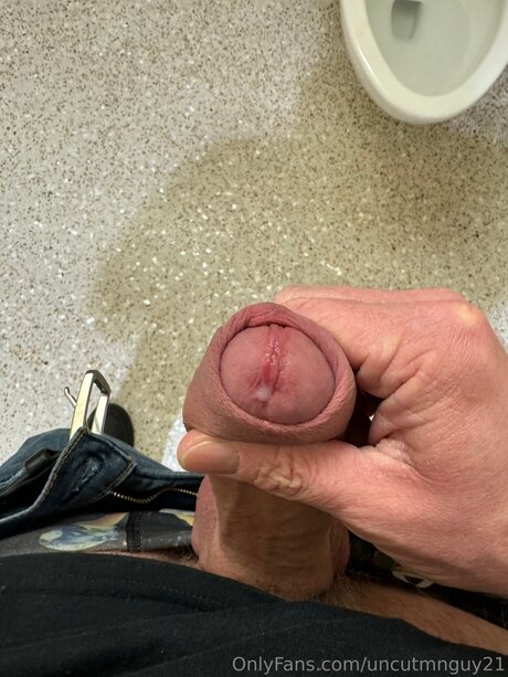 Uncutmnguy21 nude model photo