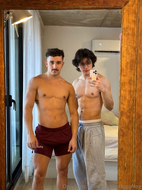 Dragonrojoofree top model photo