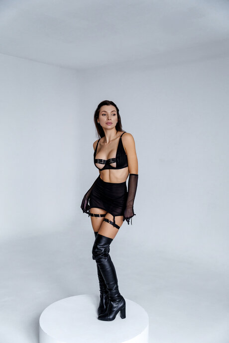 Larahook nice pornstar image