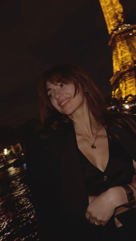 Larahook Profile pic