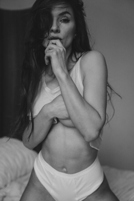 Larahook hot star galleries