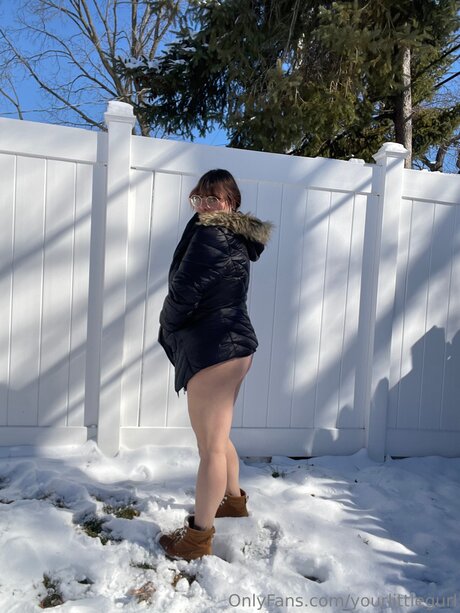 Yourlittlegurl model nude img