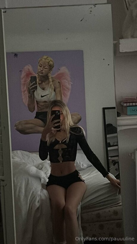 Pauuuline nice model img