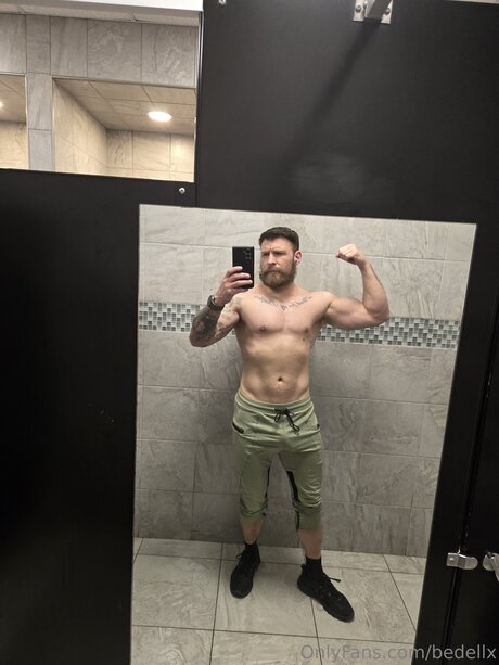 Bedellx model porn image