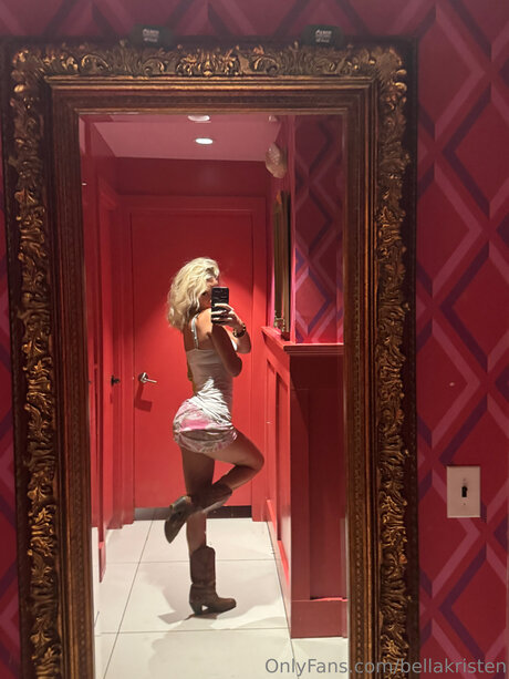 Bellakristen nice model photo