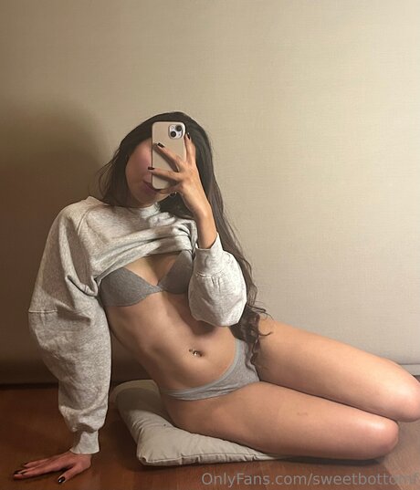 Sweetbottomf sexy model img