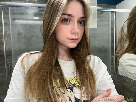 Vallmi model xxx image