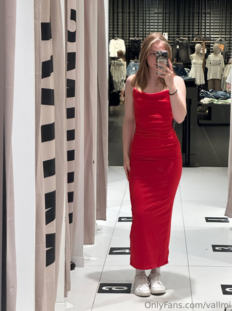 Vallmi top star pictures