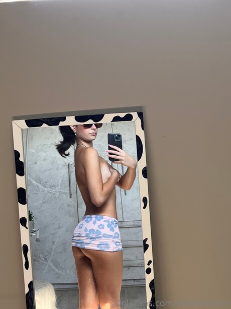 Mikaylafreee sex actress images