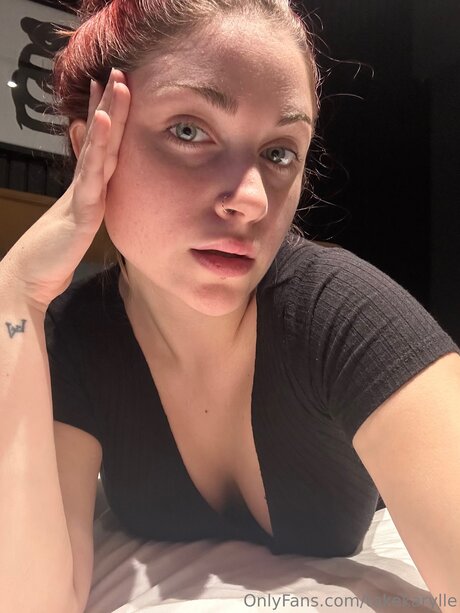 Takekarylle star erotic images