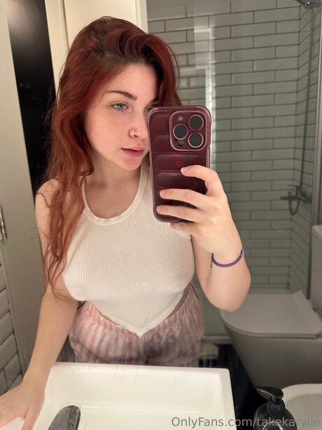 Takekarylle model adult images