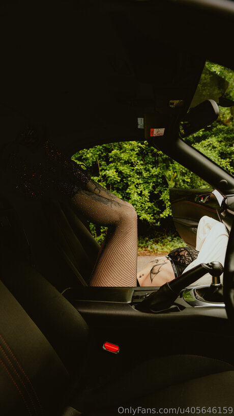 U405646159 adult star images