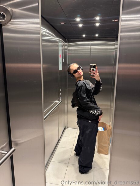 Violet Dreams69 nice model img