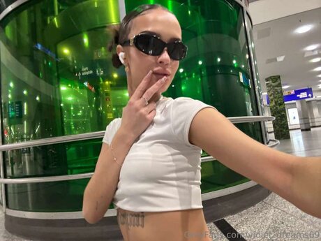 Violet Dreams69 nude model image