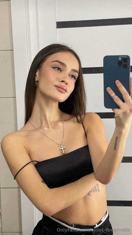 Violet Dreams69 Profile pic