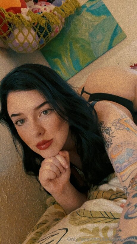 Kelseykuromi sexy actress image