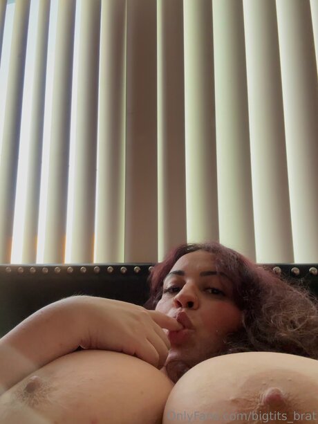 Bigtits Brat hd pornstar picture