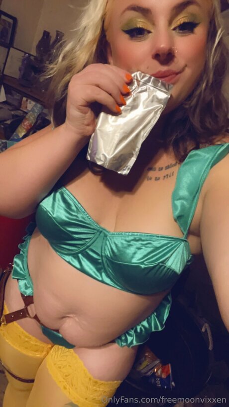 Freemoonvixxen adult star image
