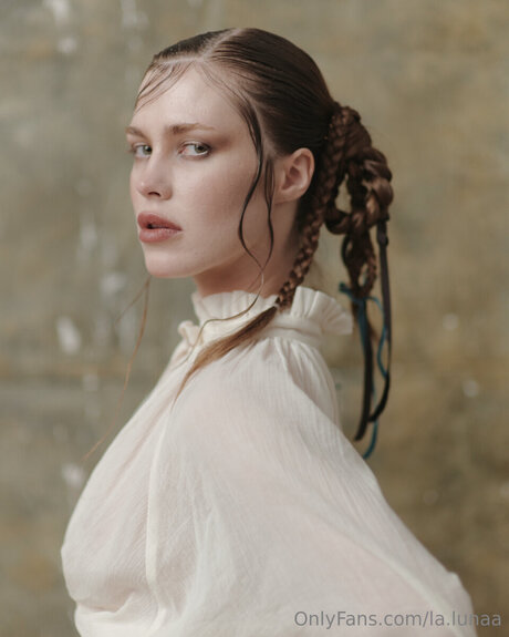 La Lunaa free actress pictures