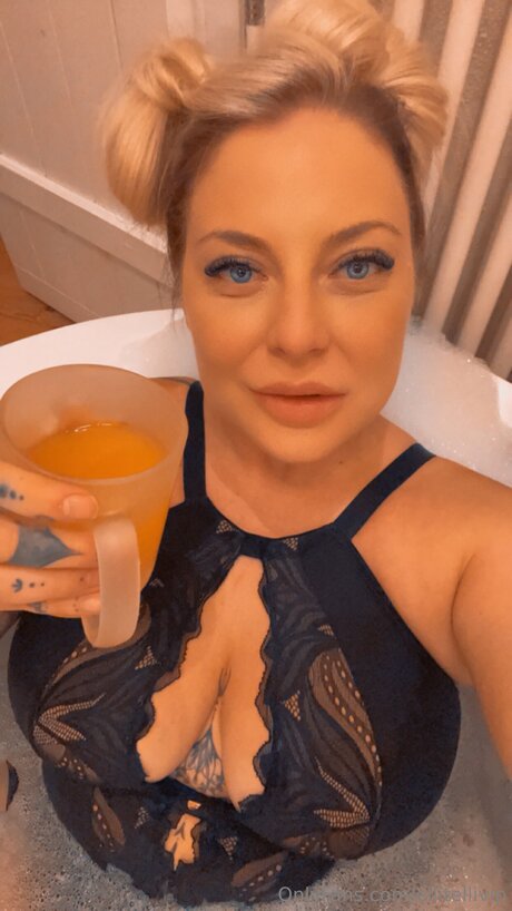 Ellitellivip star porn photos