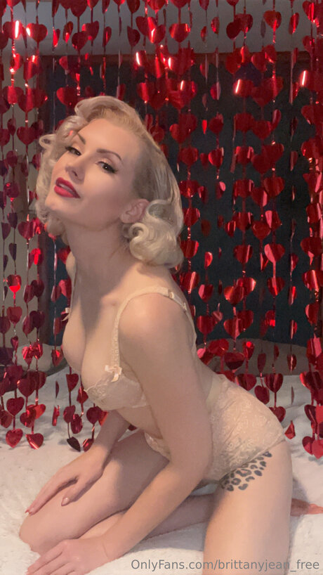 Brittanyjean Free star nice picture