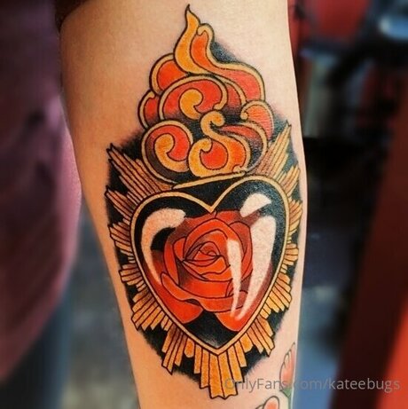 Kateebugs star exclusive photos