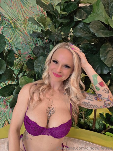 Cjhotwifefree model porn pics