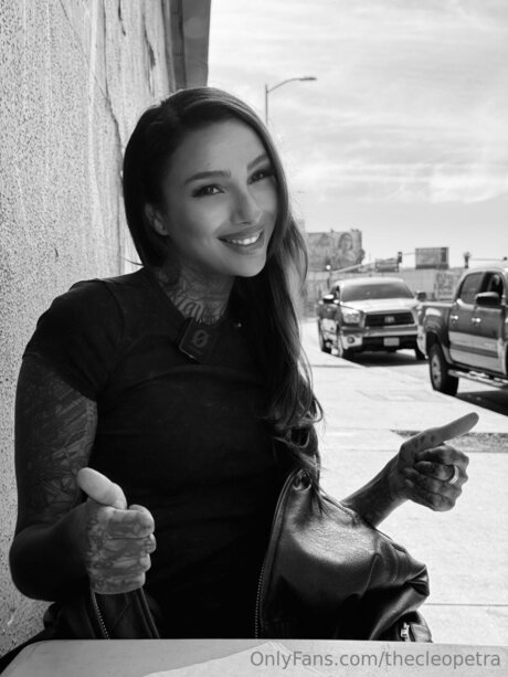 Thecleopetra sexy star archive