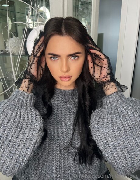 Mia Moone pornstar exclusive pictures