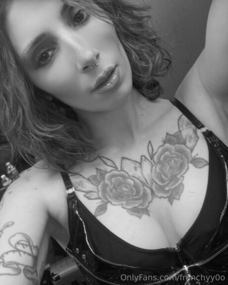 Frenchyy0o xxx pornstar photo