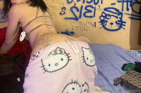 Gottaluvgaia model nice pictures