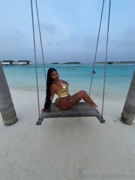 Elliechloe model nice img