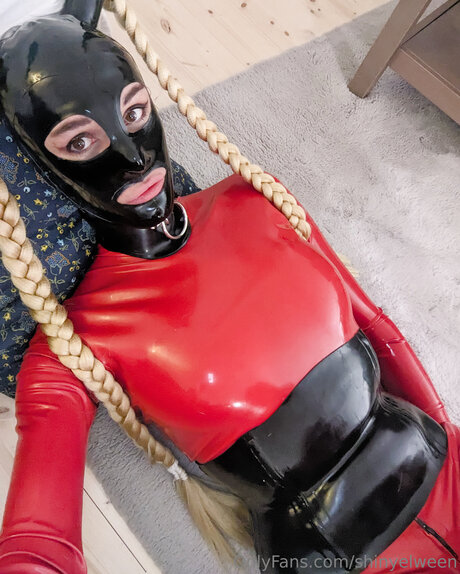 Shinyelween model beautiful gallery