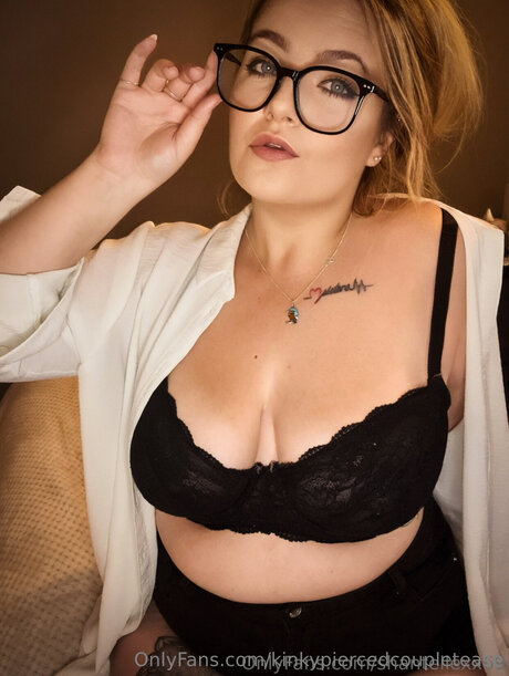 Kinkypiercedcoupletease sex star photo