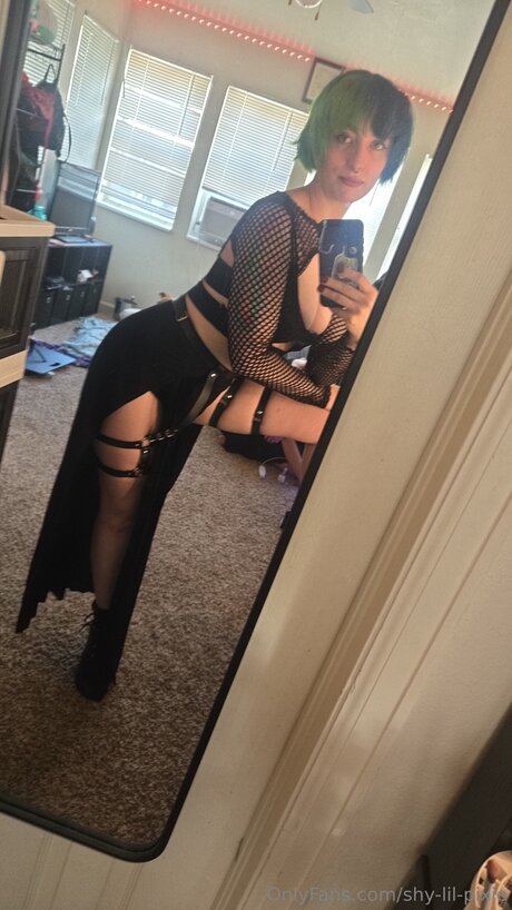 Shy Lil Pixie pornstar exclusive image