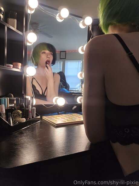 Shy Lil Pixie pornstar exclusive pic