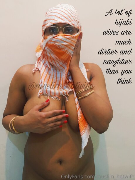 Muslim Hotwife star xxx picture
