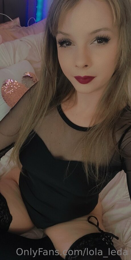 Lola Leda model naked photo