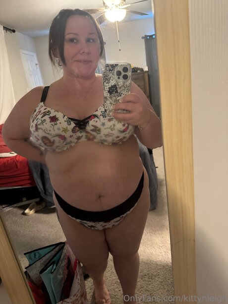 Kittynleigh erotic pornstar archive