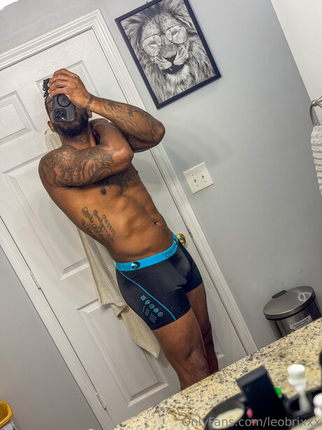 Leobrixxx pornstar erotic pics