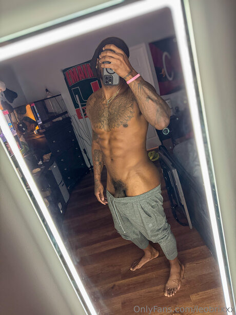 Leobrixxx model nude galleries