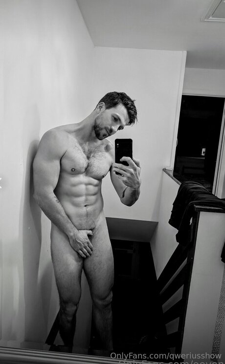 Qweriusshow pornstar naked gallery