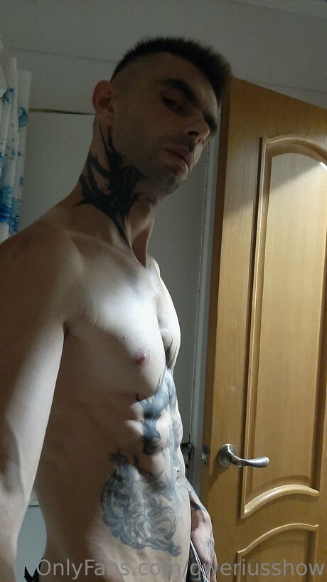 Qweriusshow model perfect picture