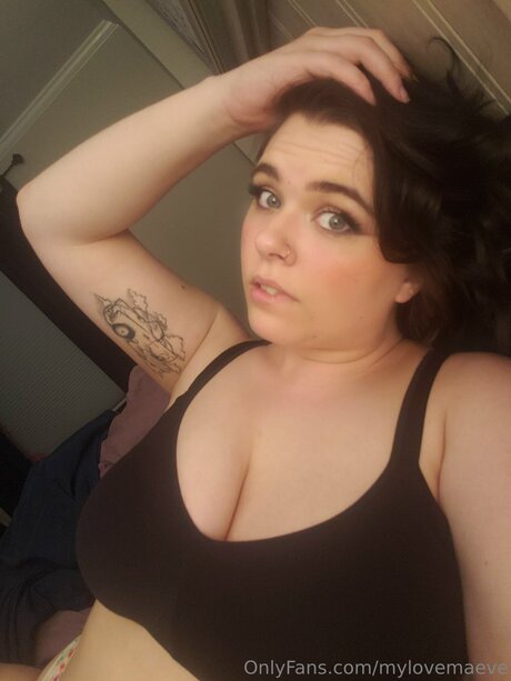 Mylovemaeve star xxx galleries