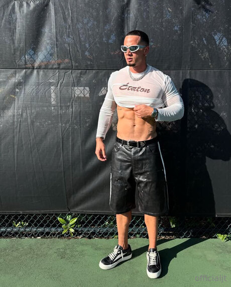 Officialjt model erotic gallery